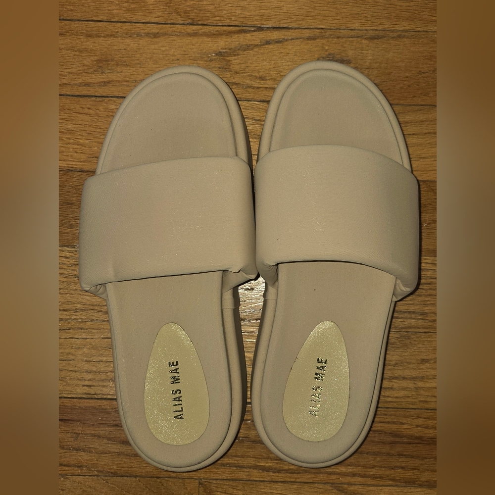 Alias Mae Women's Beige Sandals